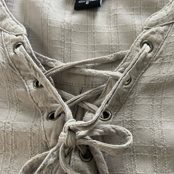 Torrid Lace Up Blouse Gray 3/4 Sleeves With Roll Tabs Lightweight Plus Size 0 - Picture 5 of 12